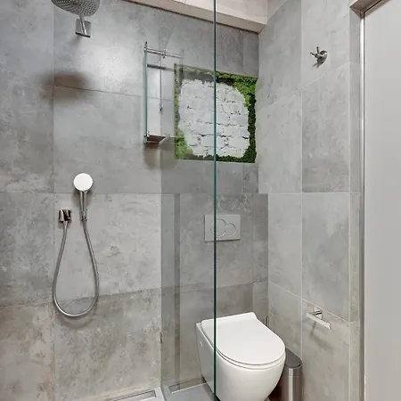 Апартаменты Lion Apartments- Old Town Loft
